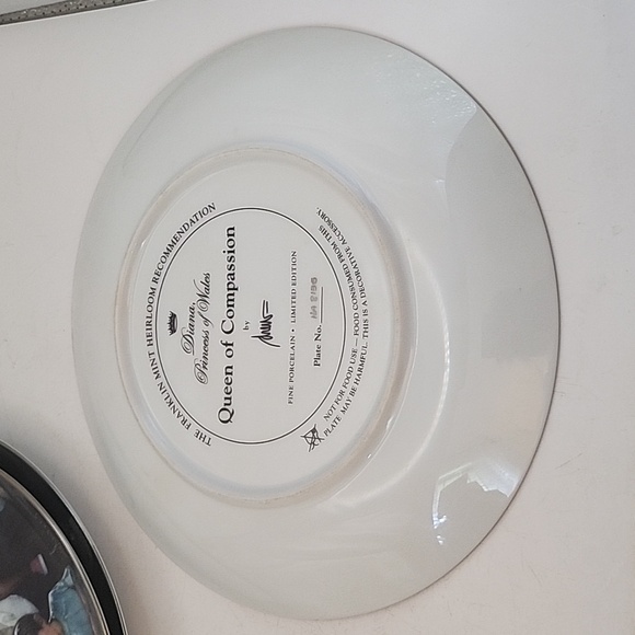 Franklin Mint Princess Diana Limited Edition Collector's Plates Set of 3 - Picture 6 of 10